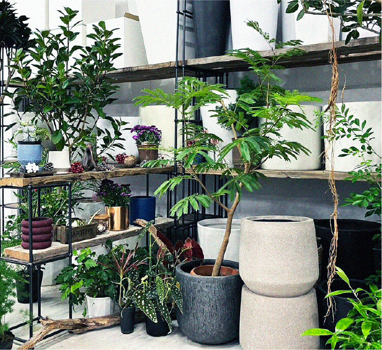 PLANTER GARAGE SALE